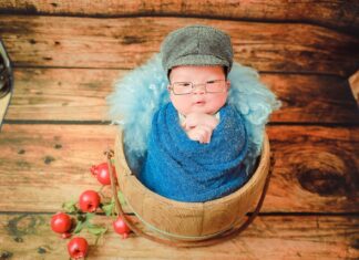 Czy noworodek może spać w otulaczu?