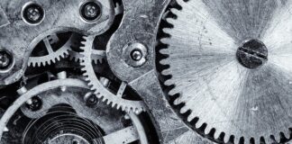 Jak naprawić wyrwany zatrzask?